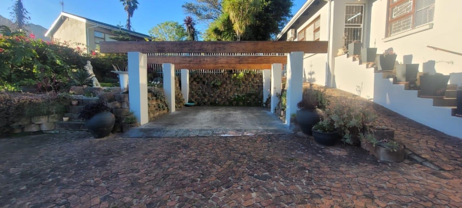 3 Bedroom Property for Sale in Denneoord Western Cape